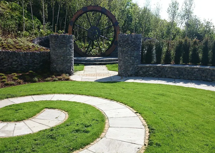 Отель Heights 4*